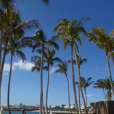 Lanzarote Beachfront On Cucharas With A Sea View Apartamento *