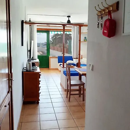 Lanzarote Beachfront On Cucharas With A Sea View *